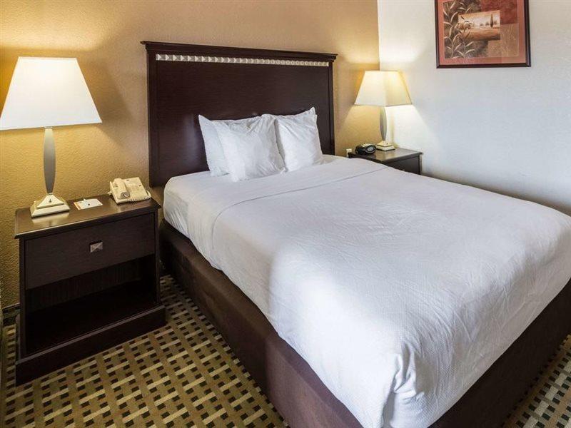 Quality Suites Burleson - Ft Worth Extérieur photo