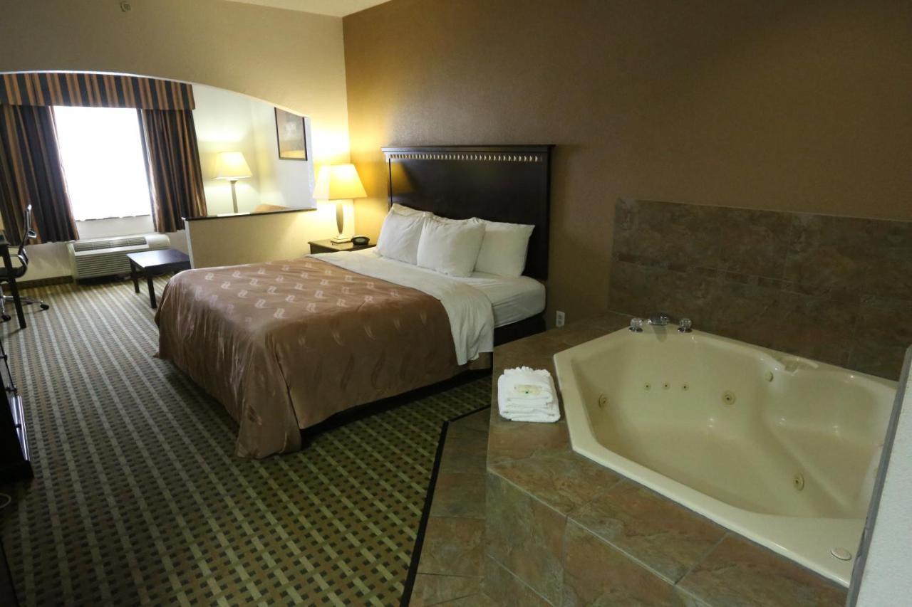 Quality Suites Burleson - Ft Worth Extérieur photo