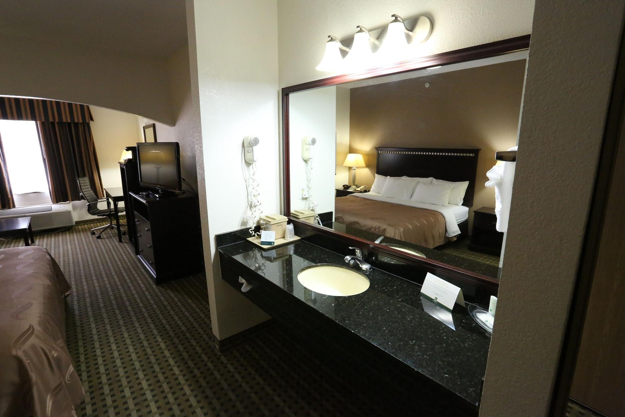 Quality Suites Burleson - Ft Worth Extérieur photo