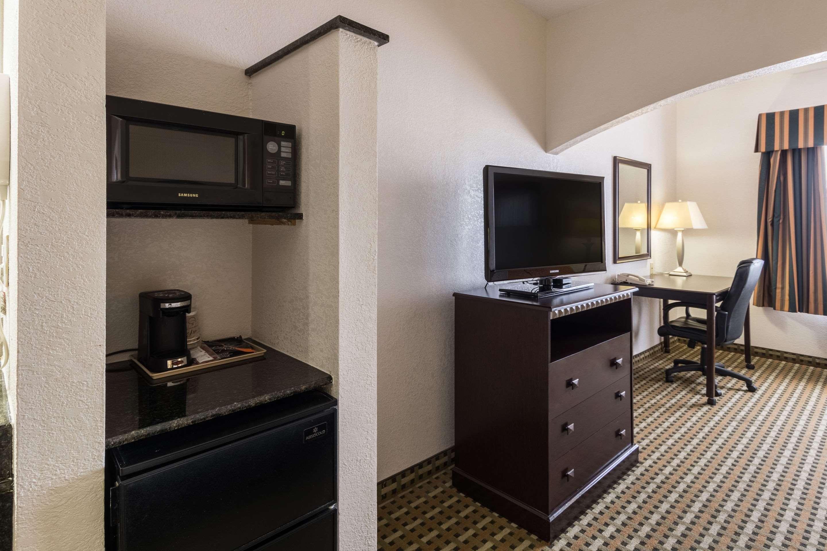 Quality Suites Burleson - Ft Worth Extérieur photo