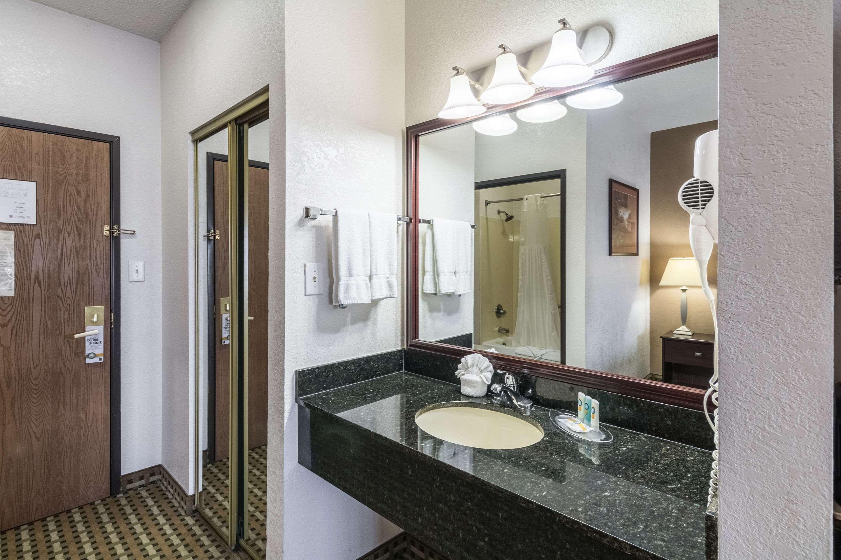 Quality Suites Burleson - Ft Worth Extérieur photo