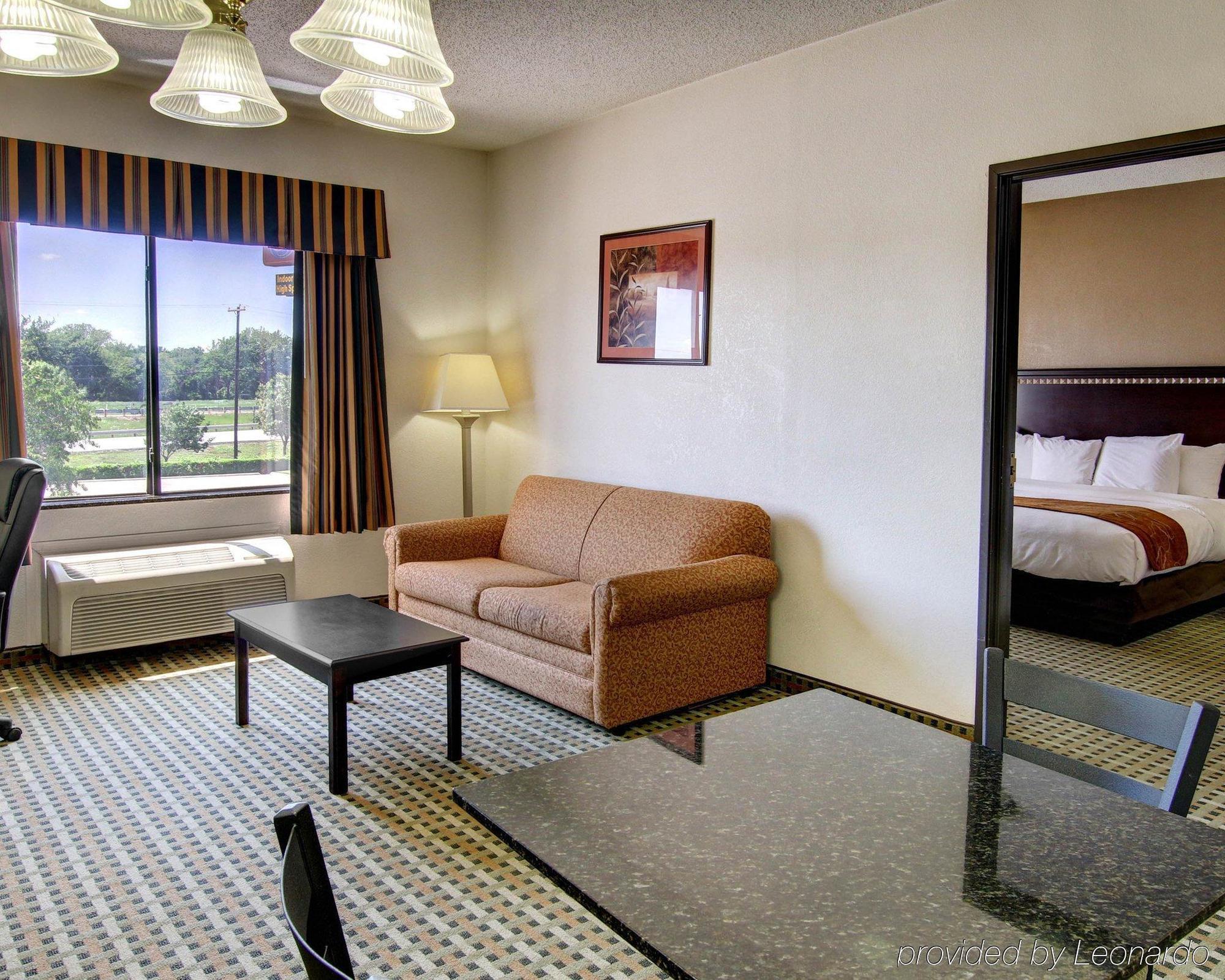 Quality Suites Burleson - Ft Worth Extérieur photo