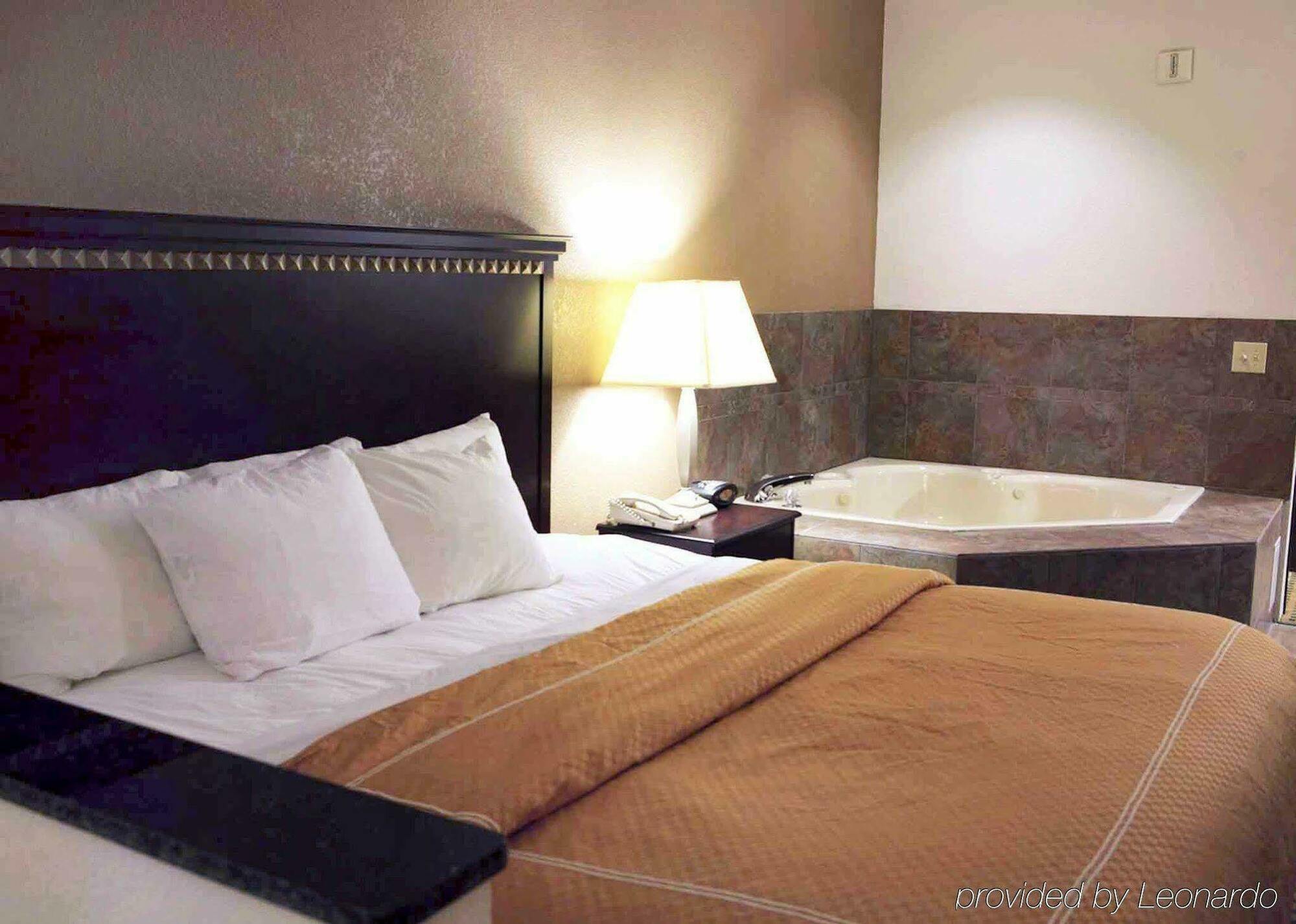 Quality Suites Burleson - Ft Worth Chambre photo